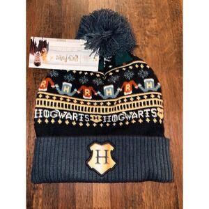 Harry Potter Hogwarts Christmas Fair Isle Beanie Hat Pom Pom Wizarding World NWT